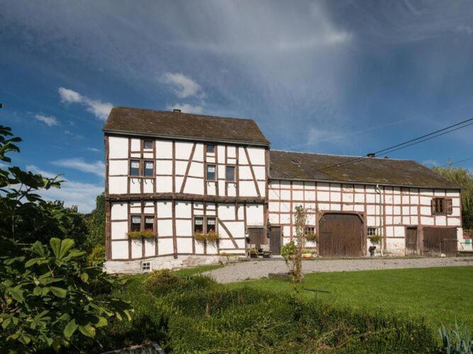 Traditional Chalet With Garden Near Malmedy Villa Exterior photo